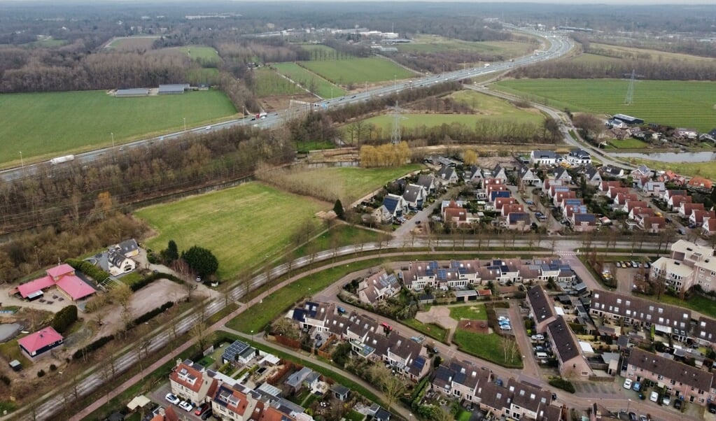 Luchtfoto van de A12 ten noorden van Odijk, waar Zeist plannen heeft  voor windmolens. 