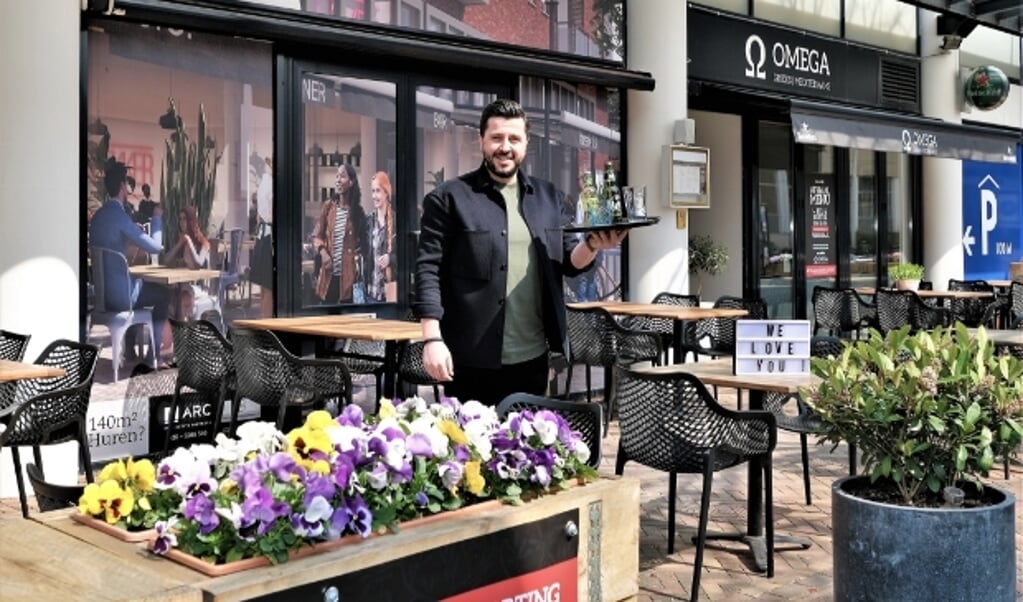 Alexandros Ntokos van Omega, het enige Griekse restaurant in Veenendaal.