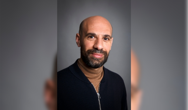 <p>Abdelkader Benali is volgend jaar gastconservator in het Cobra Museum.</p>