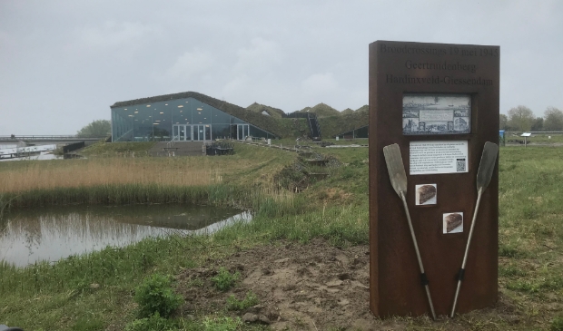 <p>Het monument staat in de tuin van het Biesbosch Museumeiland</p>