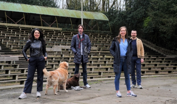 <p>Wethouder Touria Meliani, wethouder Herbert Raat, Gwen Bakker (zakelijk directeur Bostheater) en Ingejan Ligthart Schenk (Artistiek directeur Bostheater).</p>
