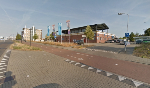 <p>De verkeerssituatie bij de oprit naar de parkeerplaats van de Stadspoort zou volgens Pieter Kool onveilig zijn.</p>
