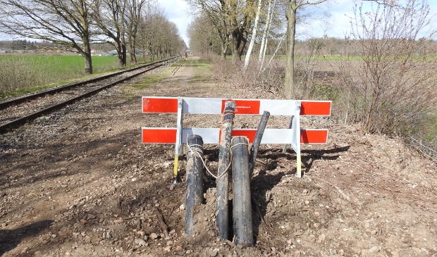 Nieuwe leidingen langs de Pon-lijn.