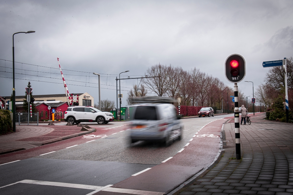 <p>De fotograaf had minder dan een minuut nodig om dit beeld bij de ingezonden brief te maken. Na deze auto volgden nog drie auto's.</p>