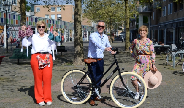 <p>Herma (Livera), Petra (Femm) en Wim (Opticlaer) nemen klanten mee de zomer in.</p>