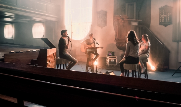 <p>Een still uit de videoclip.</p>