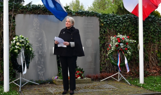 <p>De herdenkingsplechtigheid in Park Weldam</p>