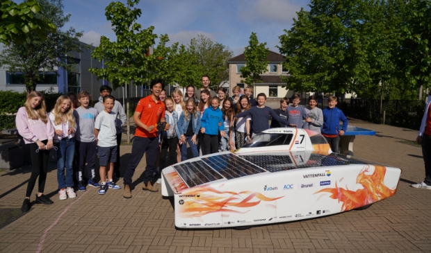 <p><em>Het bezoek van Steven Mitchell Tan aan de Jan Hekmanschool.</em></p>