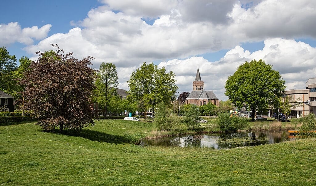 Van het gebied tussen de Paasberg en het Oude Kerkplein wil de gemeente een levendig stadspark maken. 