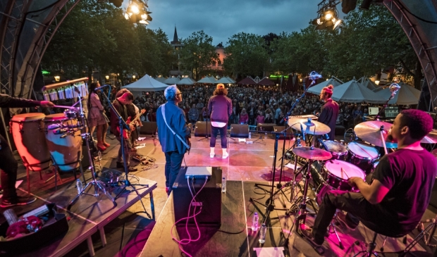 <p>Na 42 gratis edities gaat het Amersfoort World Jazz Festival voor het eerste volledig met kaartverkoop werken.</p>
