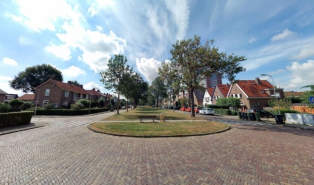 De Haarse kades behouden hun groene karakter met de bomenlaan in het midden