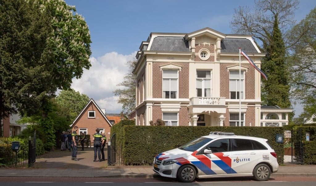 In een bedrijfspand achter villa Vijverhof is een wietplantage aangetroffen.