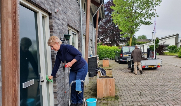 <p>De ramen blinken weer bij Parousie aan de Vlieterweg. </p>