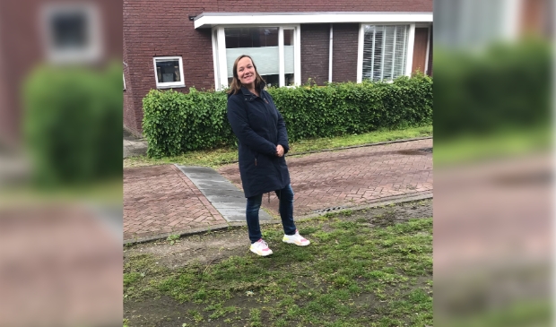 Rianne wint met haar idee voor meer bloeiende planten ipv verwaarloosd gras