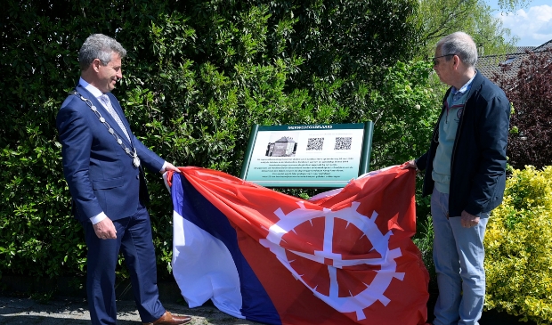 Onthulling bord Merwedegijzelaars