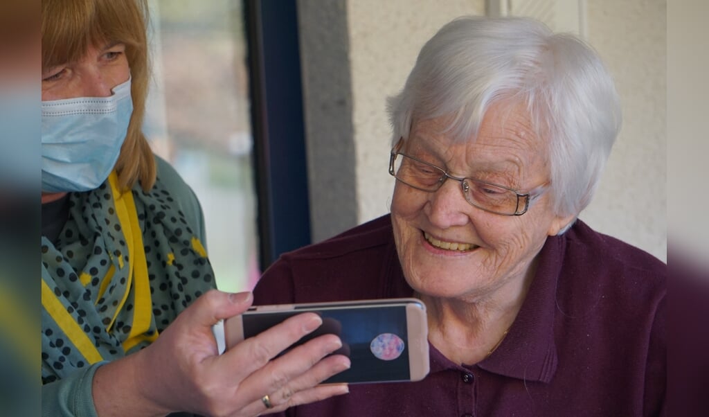 Tijdens het online Alzheimer Cafe kunnen belangstellenden meer te weten komen over dementie.