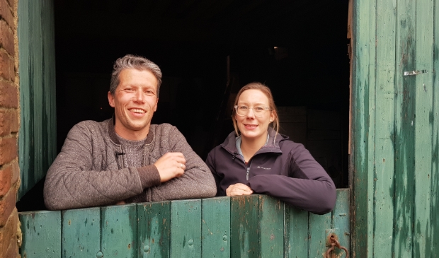 <p>Beheerders Eelco en Henriette Bakker ervaren de gezamenlijke spanning voor de toekomst van 'hun'bedrijf als een extra belasting.</p>