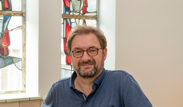 <p>Schrijver Arie Kok: ,,Ik vind het mooi als mensen dingen met hart en ziel doen.”</p>