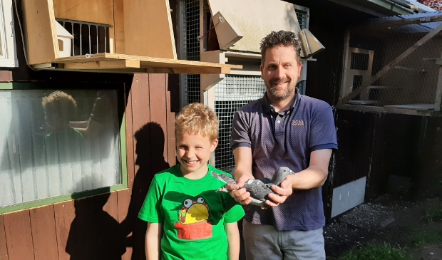 Gijsbert en Lukas met de winnares