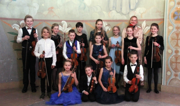 Vioollab Strings onder leiding van Miriam Veeger
