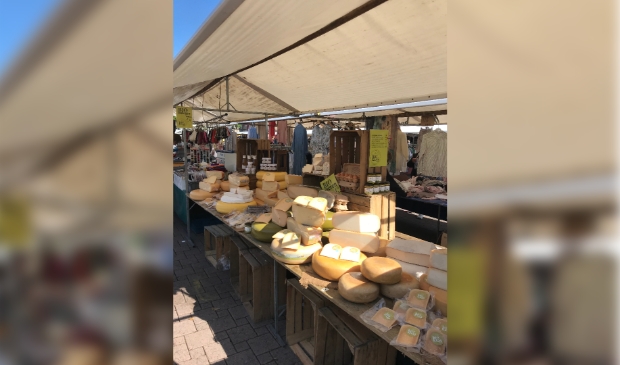 Kaaskraam vrijdag markt in Amersfoort