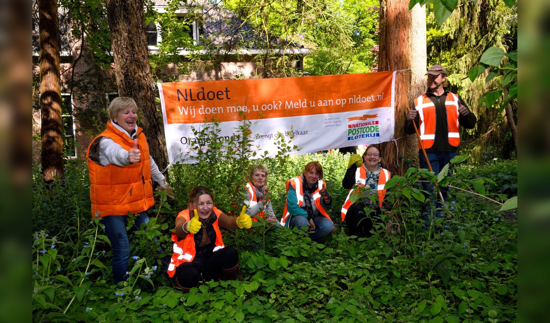Vrijwilligers aan de slag voor NL Doet op Landgoed Schovenhorst