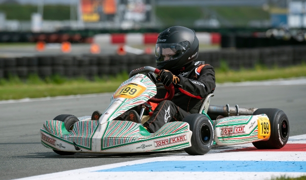 Lukas in een Honda 9PK kart