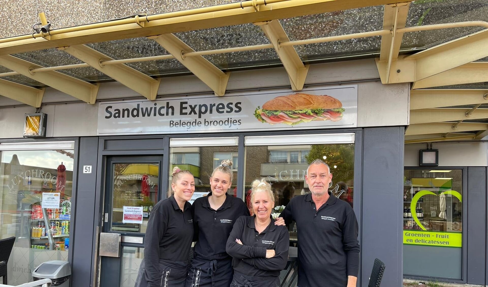 Bij de Sandwich Express worden de klanten met een glimlach geholpen.