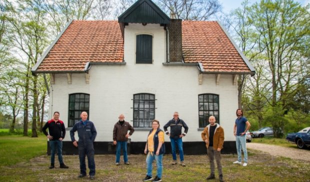 <p>Van links naar rechts: Bart van den Brink, Willem van Westerneng, Ben Heddes, Ciska de Jong, Kees Bouwman, Joost van Veldhuizen en Reinko de Vries. Wim Roskam ontbreekt op deze foto. <br><br></p>