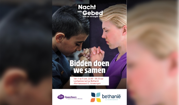 In de grote zaal van Bethanië kijken we naar de video's. We bidden in de zaal of buiten in de binnentuin rondom vuurkorven. De leefgemeenschap verzorgt de catering.