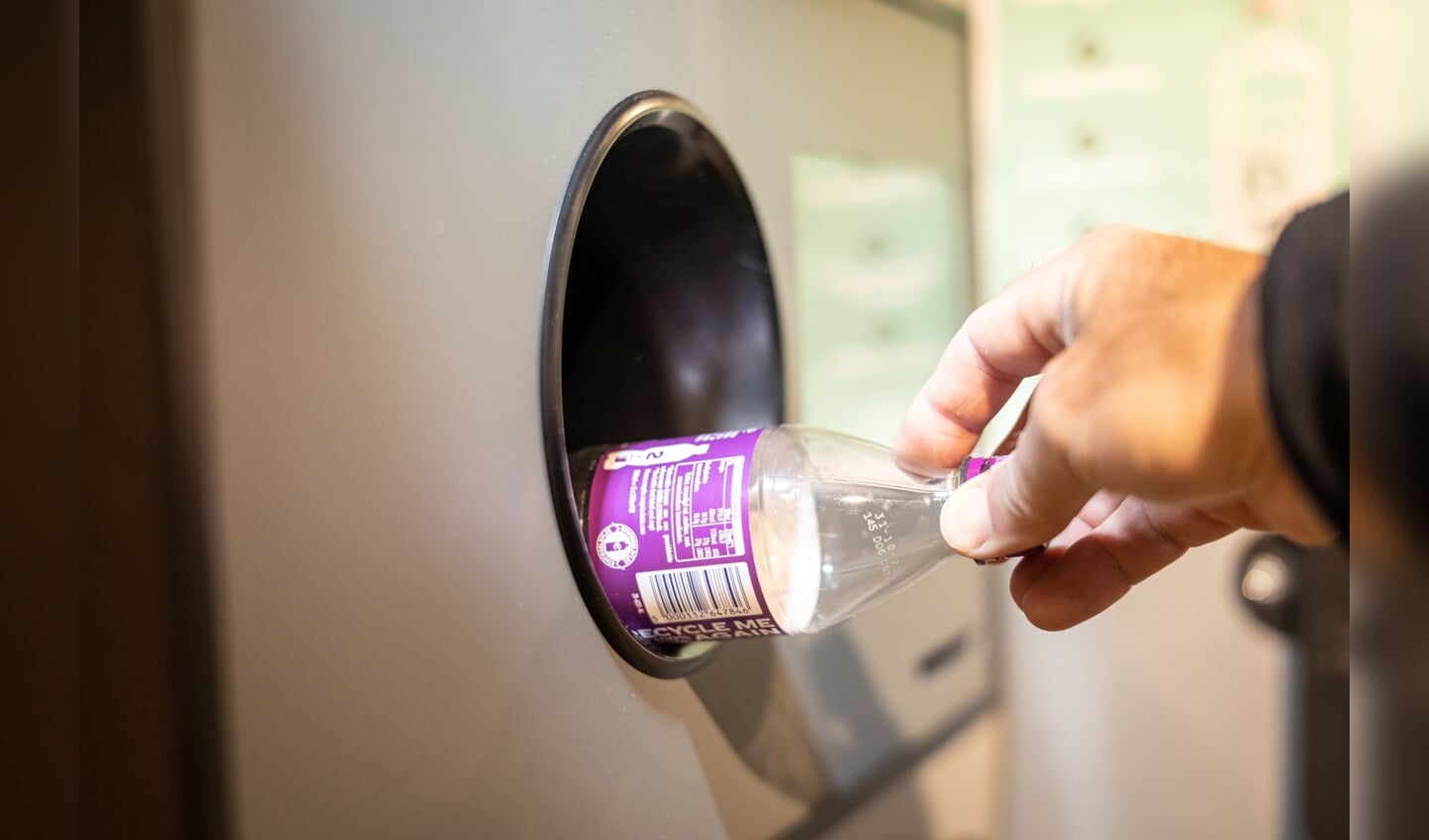 Inleveren van kleine plastic fles