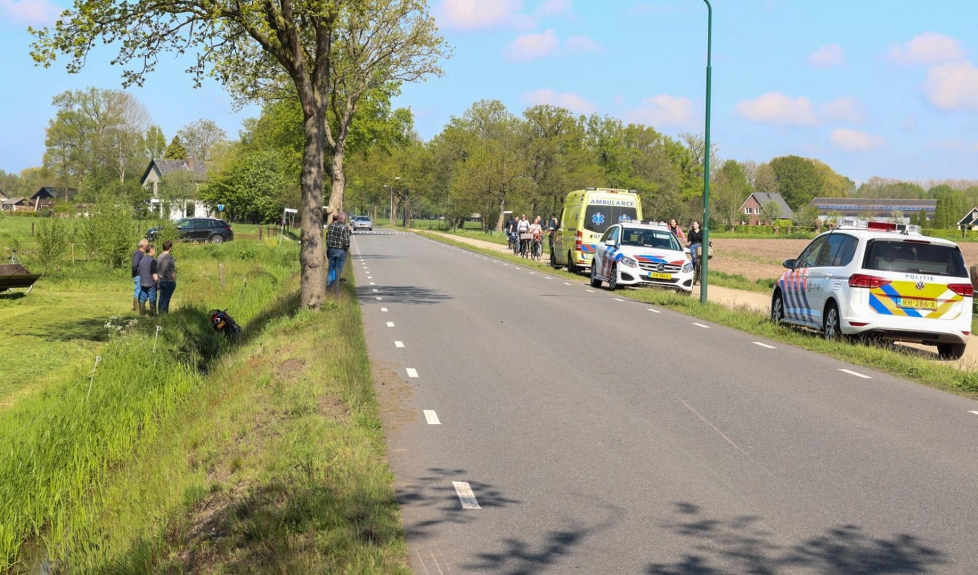 Het ongeluk gebeurde op de Hessenweg in Achterveld.