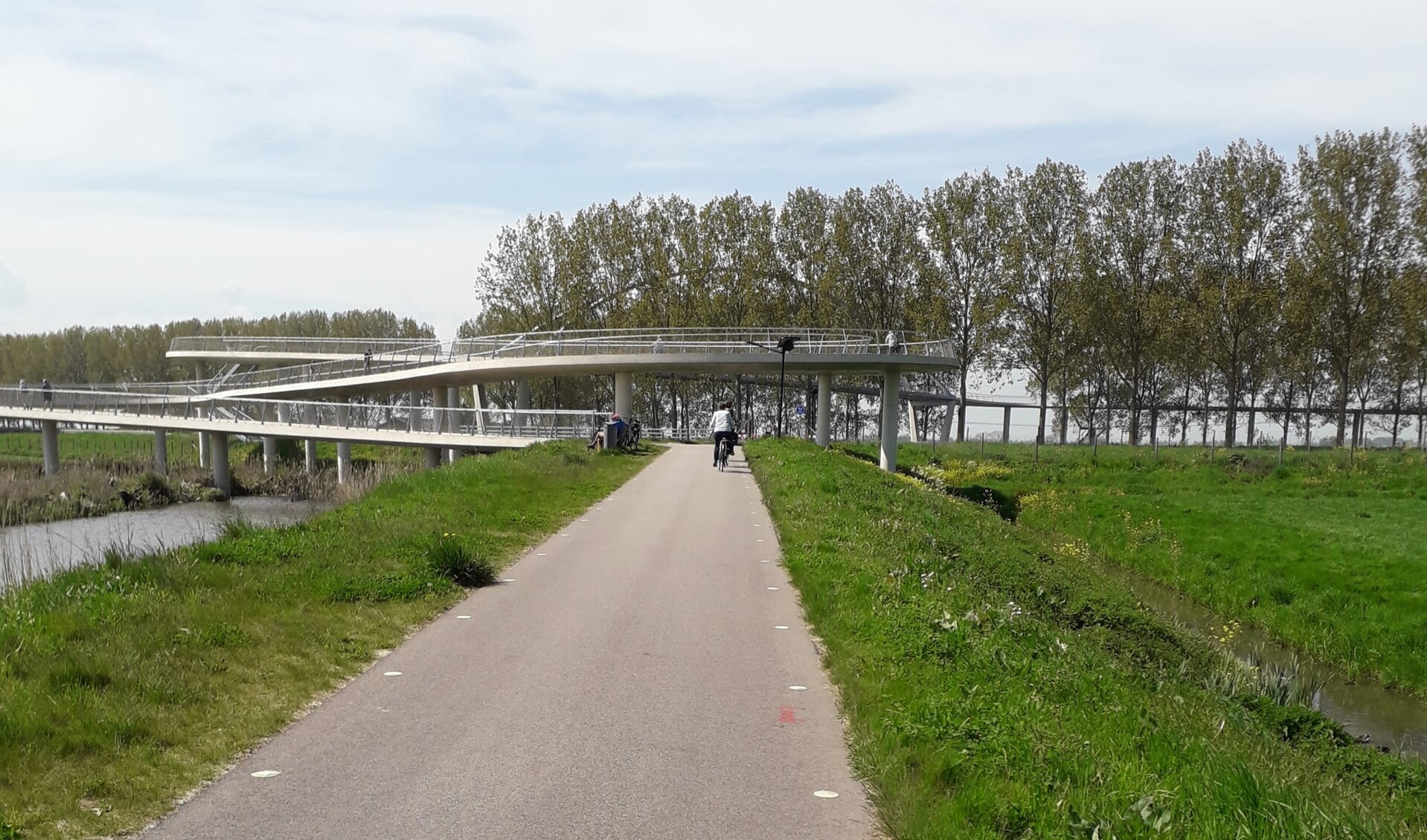 De Liniebrug bij Nigtevecht over het Amsterdam Rijnkanaal.