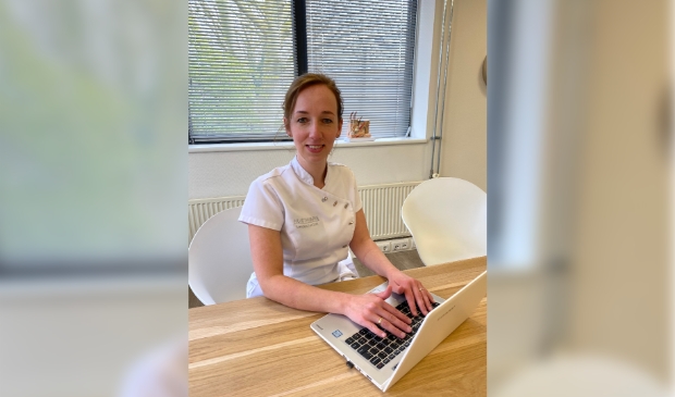 <p>Marsha Stenders is huidtherapeut bij Stenders en van Dort.</p>