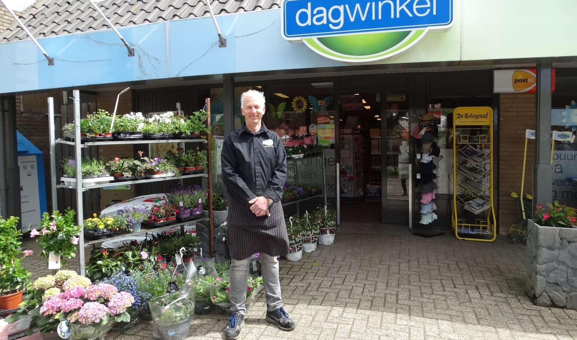 Anno van den Berg voor Anno's Dagwinkel