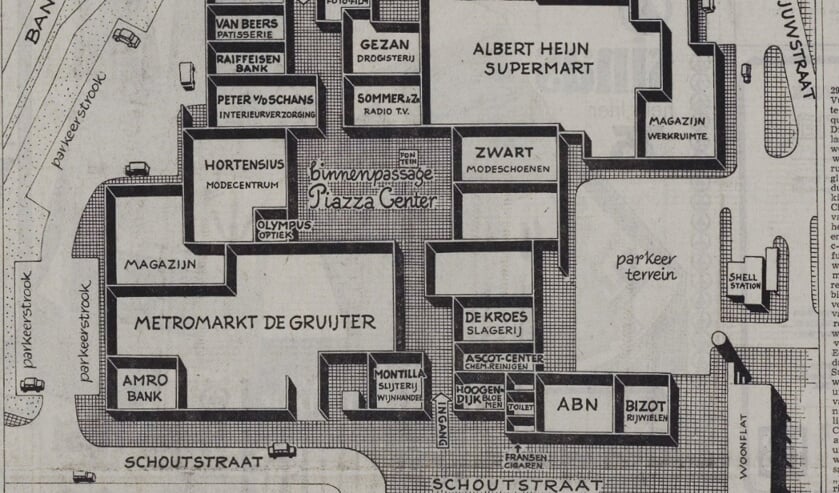 In 1971 kende het winkelcentrum natuurlijk andere huurders en was het centrale plein voorzien van een fontein