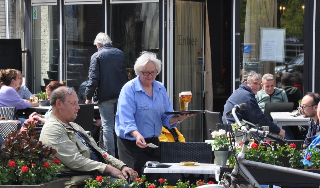 Als het weer een beetje meewerkt, stromen de terrassen vol, zoals hier bij Brassen op de Brink.