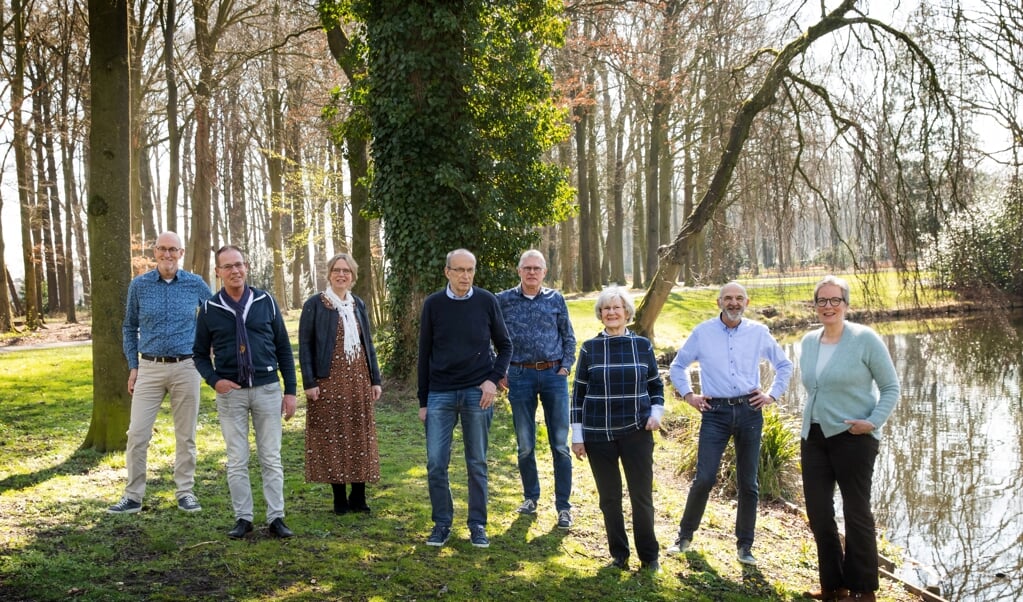 Het bestuur en de welzijnswerkers van de Stichting Welzijn en Ondersteuning (SWO) in Scherpenzeel en Renswoude.