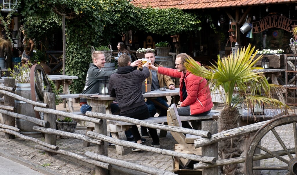 Op het terras van Ribhouse Texas waren er de afgelopen week ondanks het koude weer toch gasten te vinden.