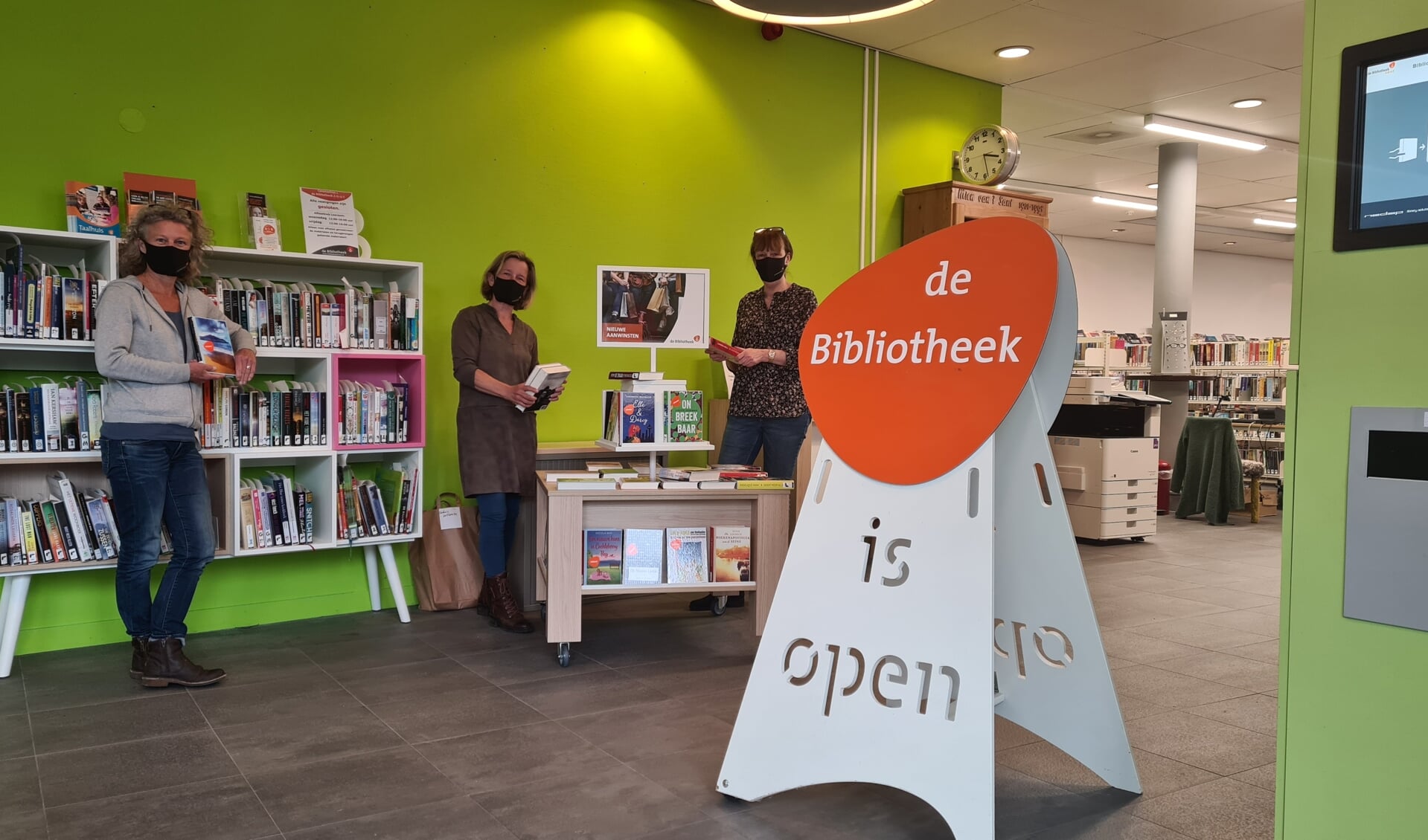 De bibliotheek is open! Na 5 maanden kunnen klanten weer 'gewoon' binnenlopen.