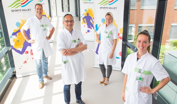 <p>Radiologen Christiaan van Manen en Bas Maresch en topsportartsen Petra Groenenboom en Moniek van Heumen (vlnr).</p>