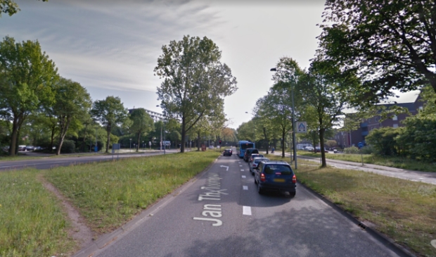 <p>De lichtreclamezuilen zijn onlangs onder meer op de Jan Th. Tooroplaan geplaatst. (Archieffoto ter illustratie.)</p>