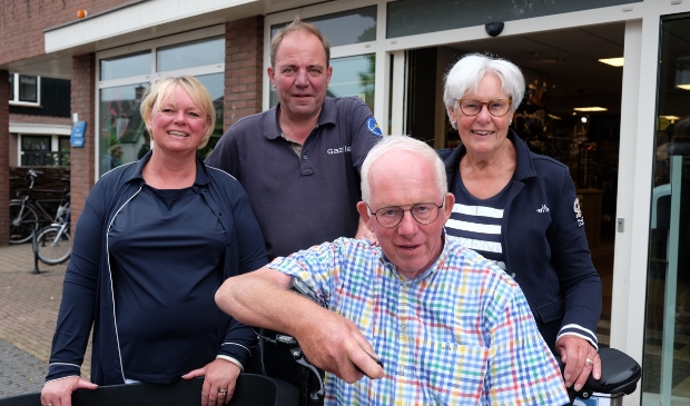 vlnr: Angelique en Bob Feld - van den Berg, Jaap en Janny van den Berg