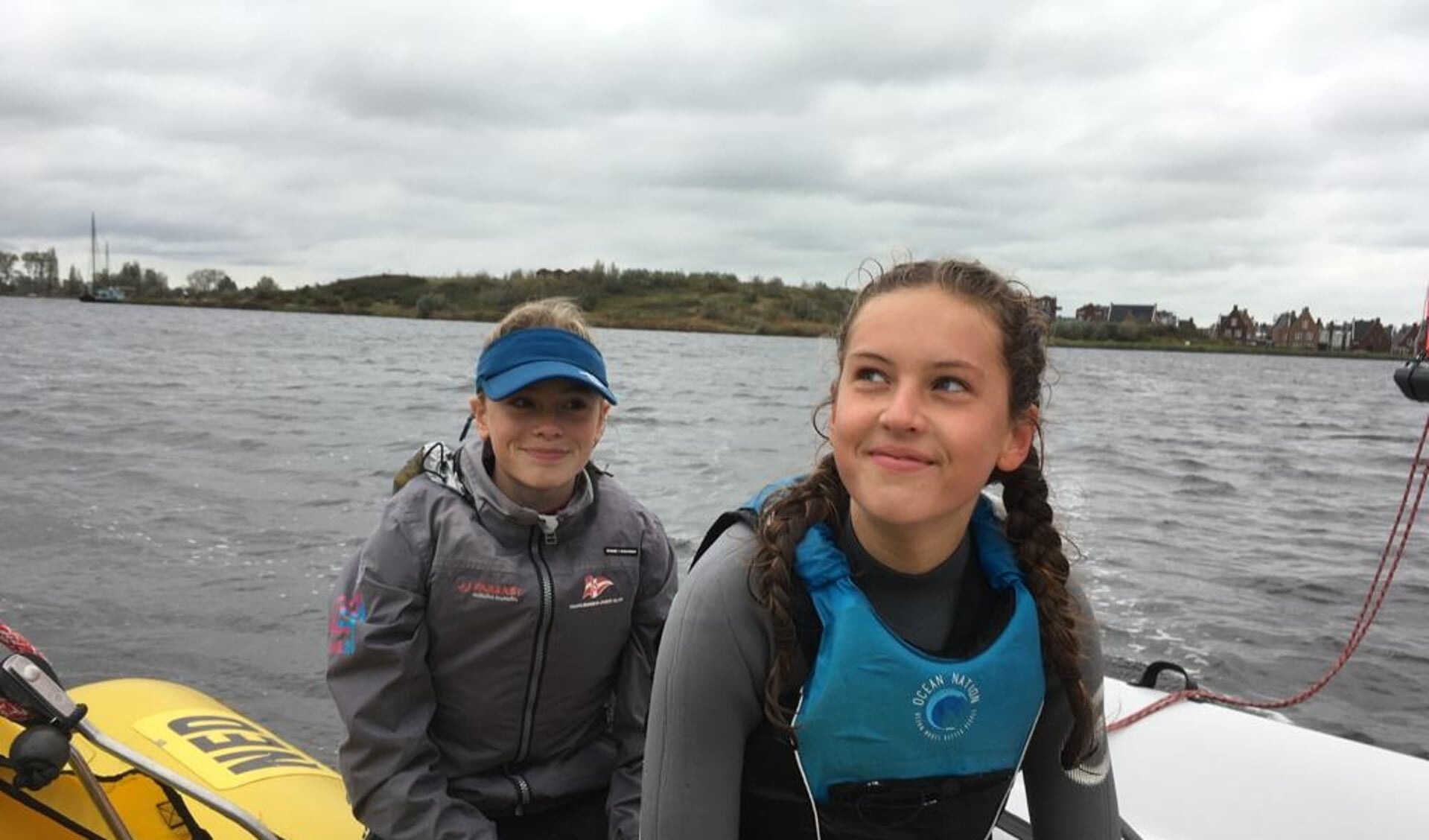 Jorien Hin (rechts) met haar teamgenoot Vera ter Horst.