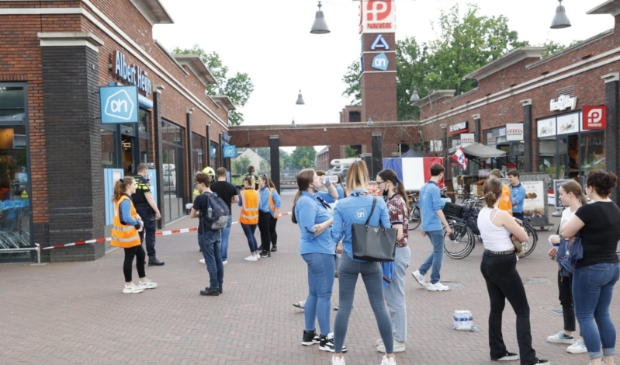De Albert Heijn aan de Parkweide is ontruimd vanwege een CO2-lucht.