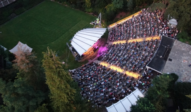 Een geheel gevuld theater