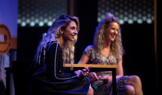 Anna Nooshin in gesprek met studenten MBO Amersfoort