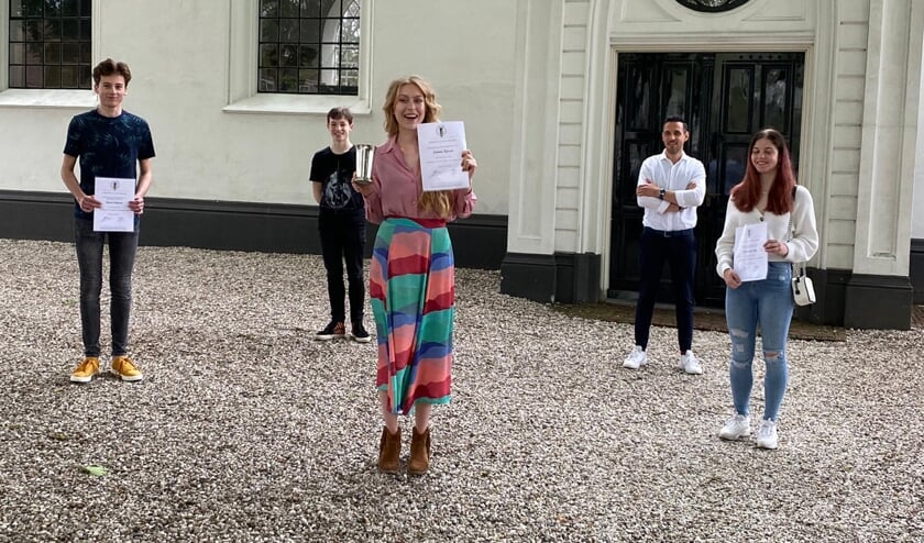 v.l.n.r. Owen Niekerk, Simon van Schothorst, Emma Thijssen, Jordi Versluis en Tessa van Hus.