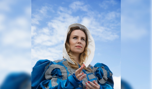 <p>Naast een enkele oude parel en gezongen gedichten van M. Vasalis en Joost Oomen, zijn het vooral de nieuwe liedjes van Janne Schra zelf die het hart van de plaat vormen. </p>