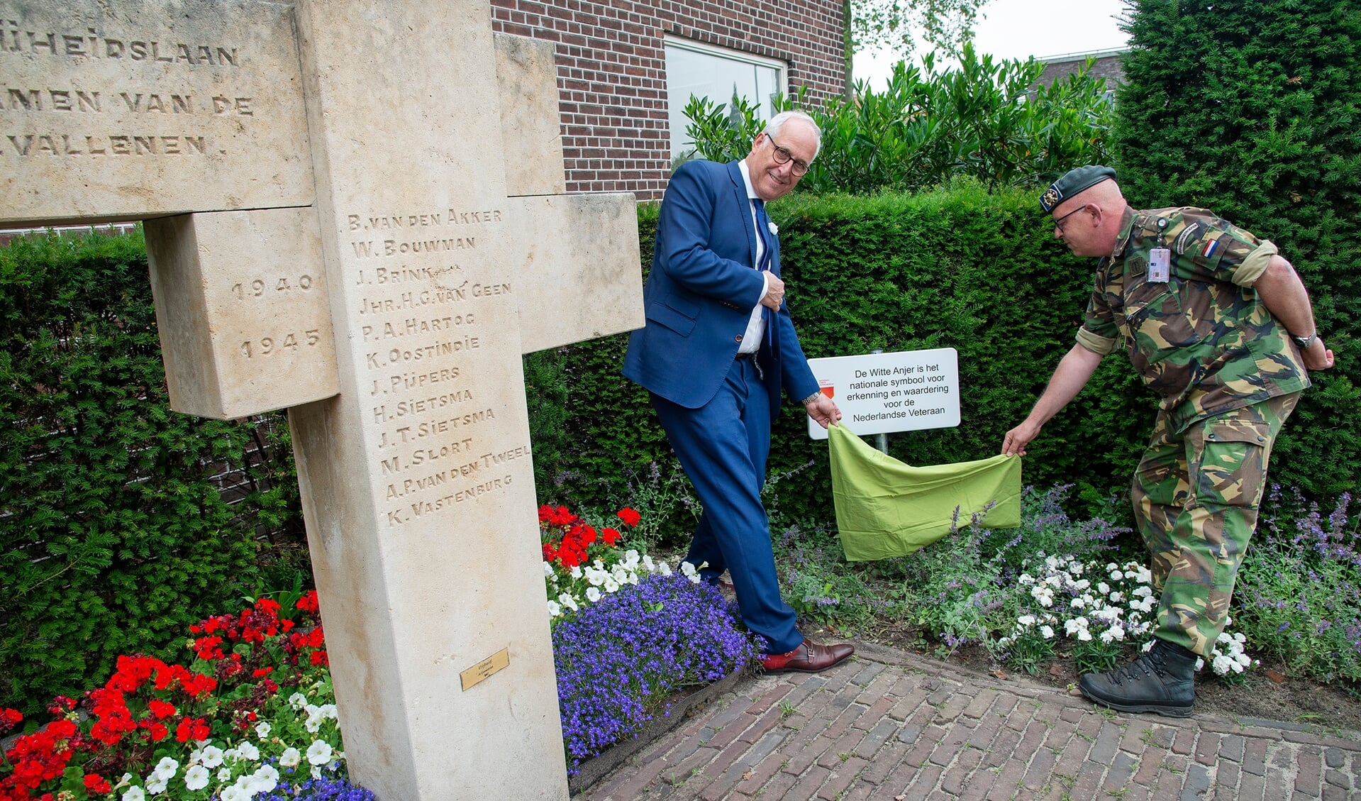 Onthulling Veteranen bord